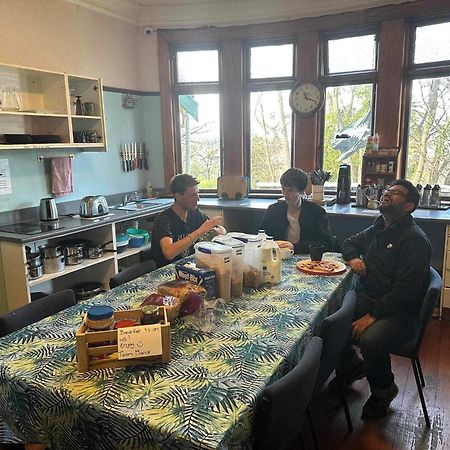 Хостел Manor House Backpackers Дьюндин Экстерьер фото