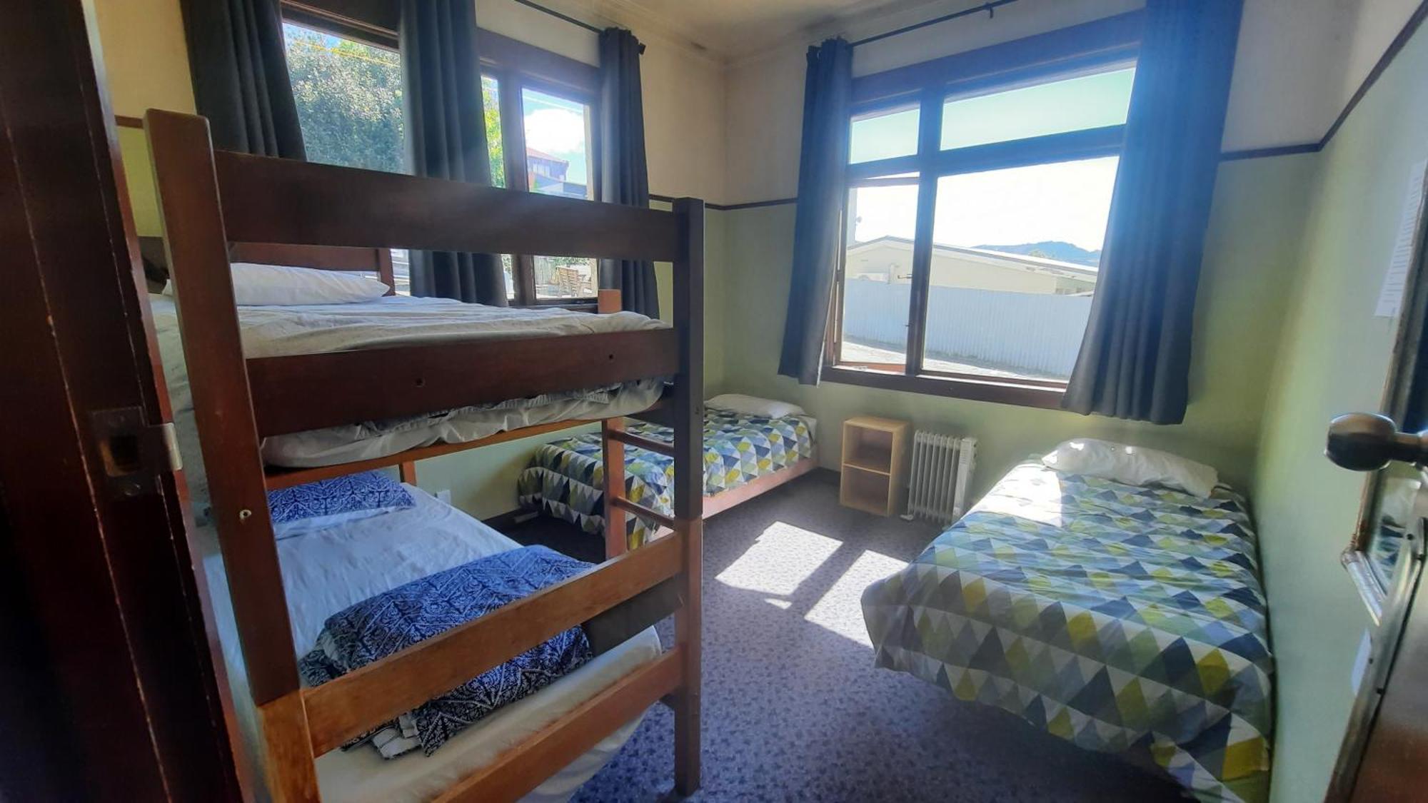 Хостел Manor House Backpackers Дьюндин Экстерьер фото