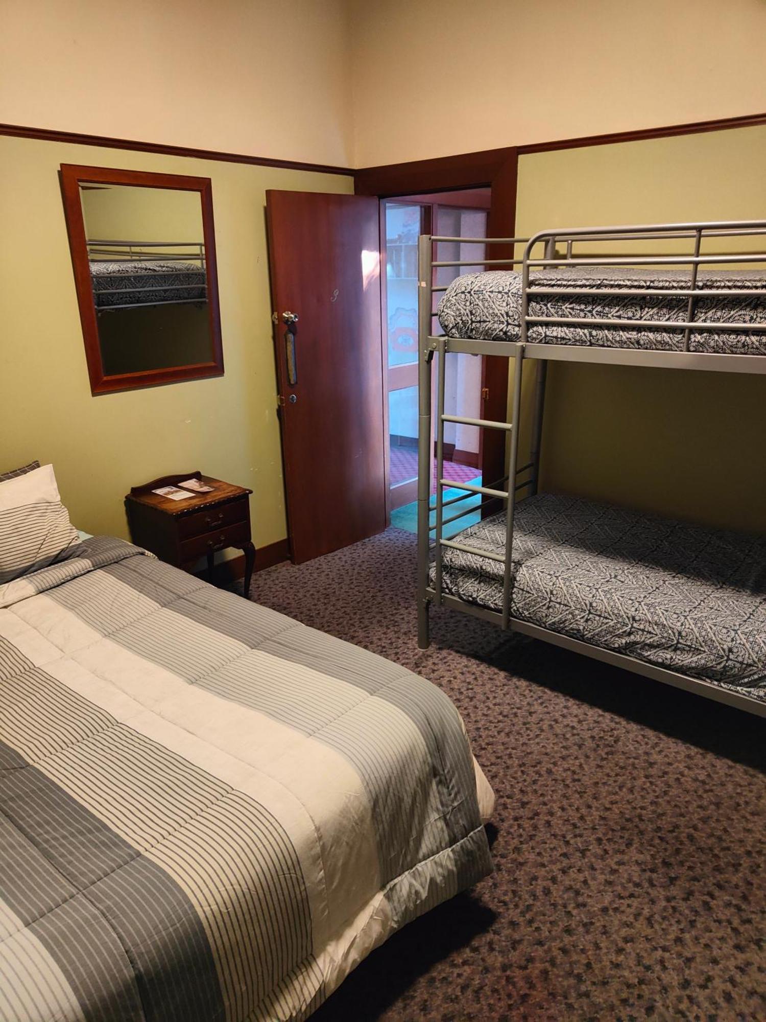 Хостел Manor House Backpackers Дьюндин Экстерьер фото