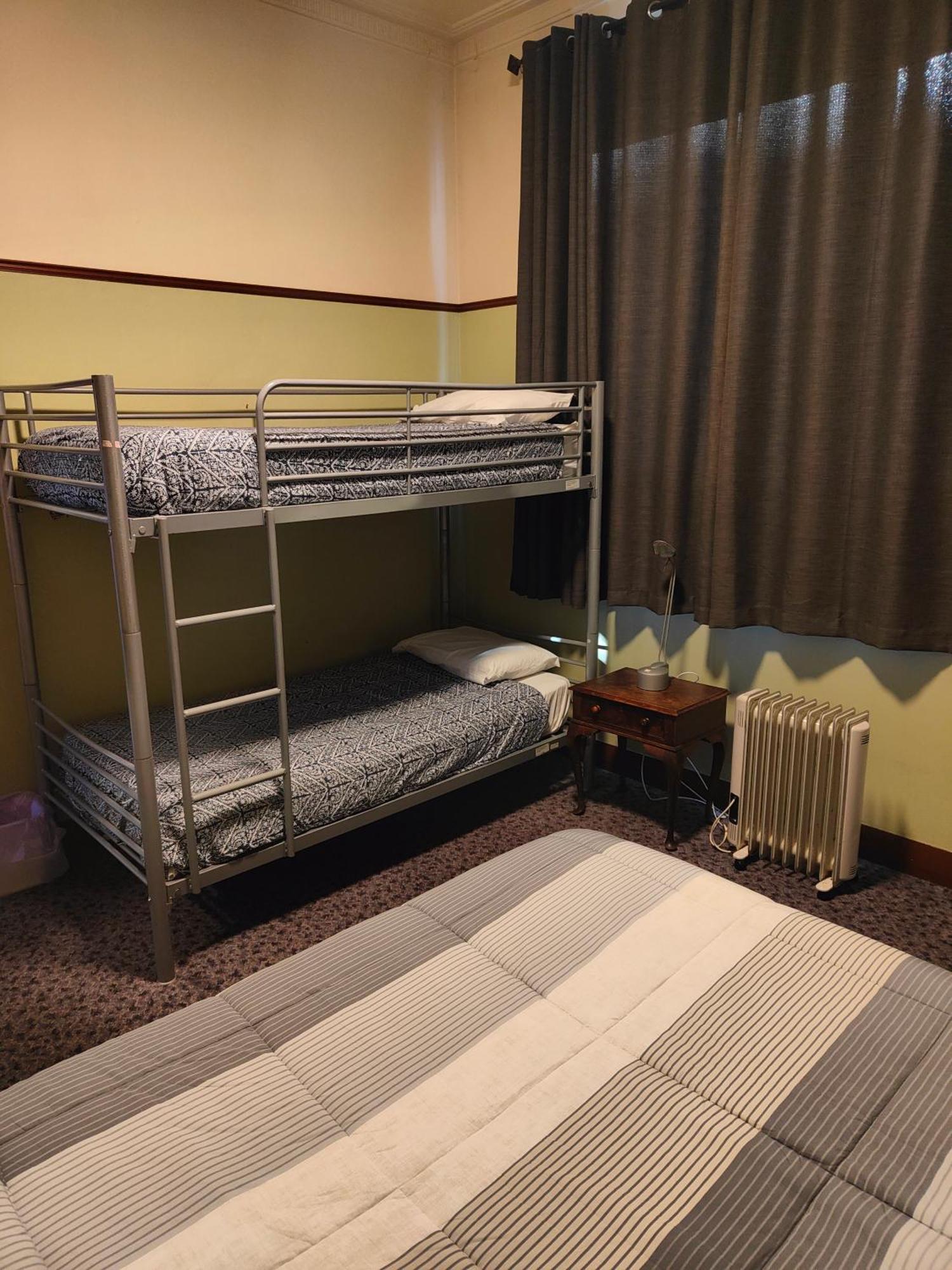 Хостел Manor House Backpackers Дьюндин Экстерьер фото